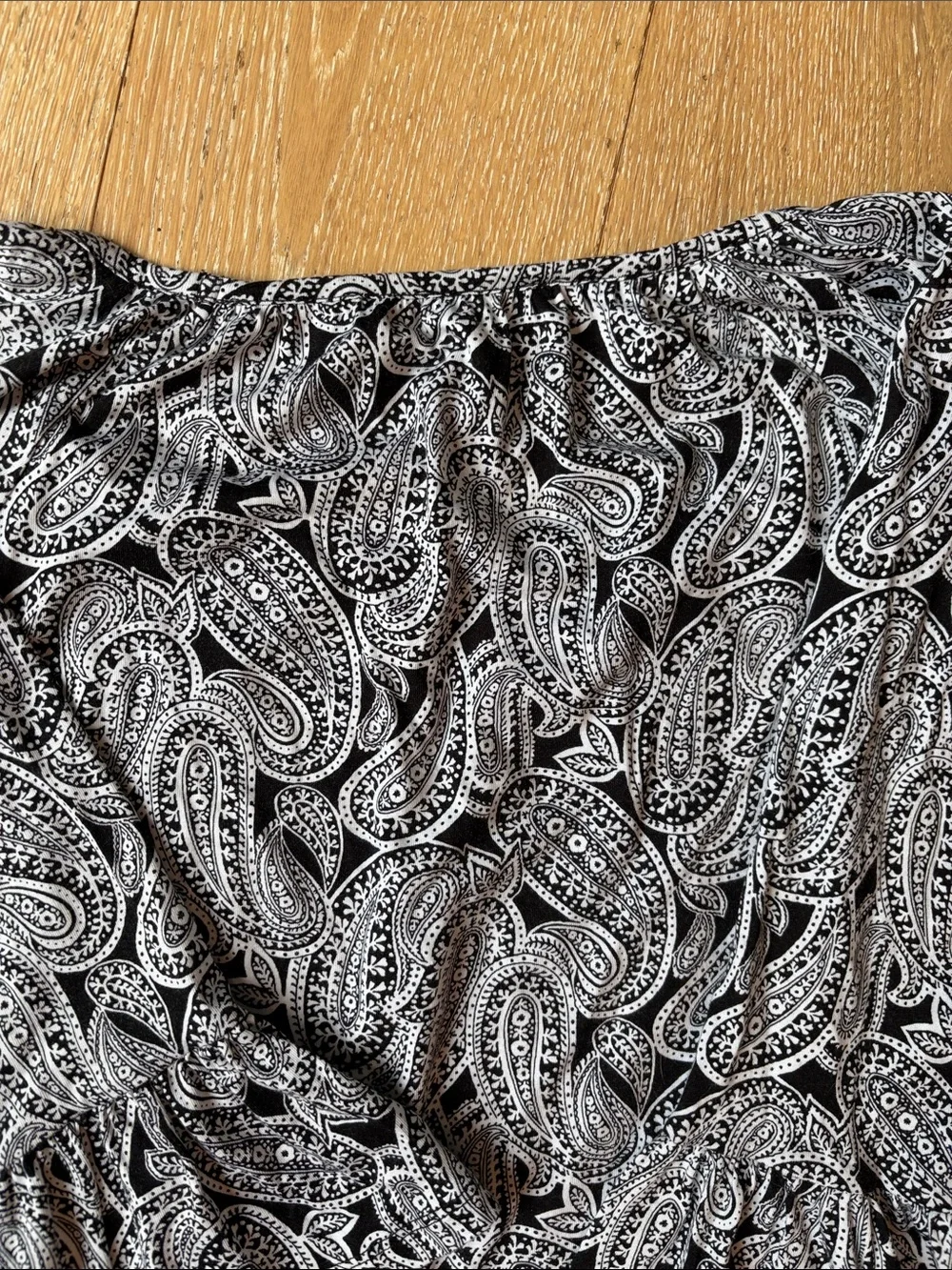 Michael Kors Black and White Paisley Bell-Sleeve Blouse - Size Medium